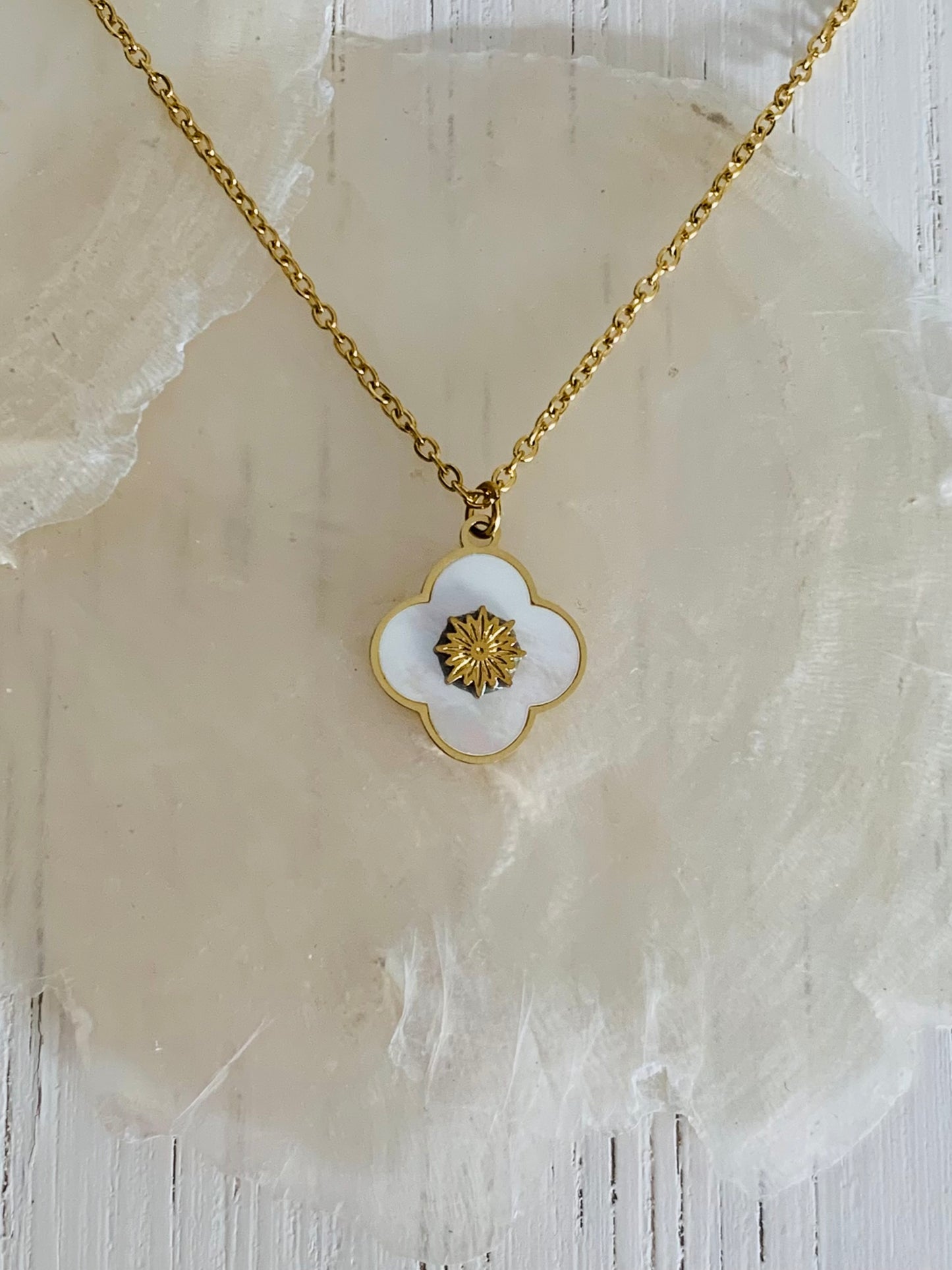 Collier Astra